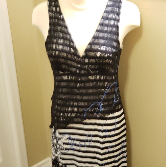 Dress - Picture 6 of 6